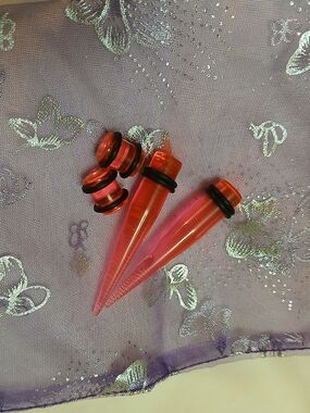 Neon Pink Taper Ear Stretching Kit with O-Ring Plugs